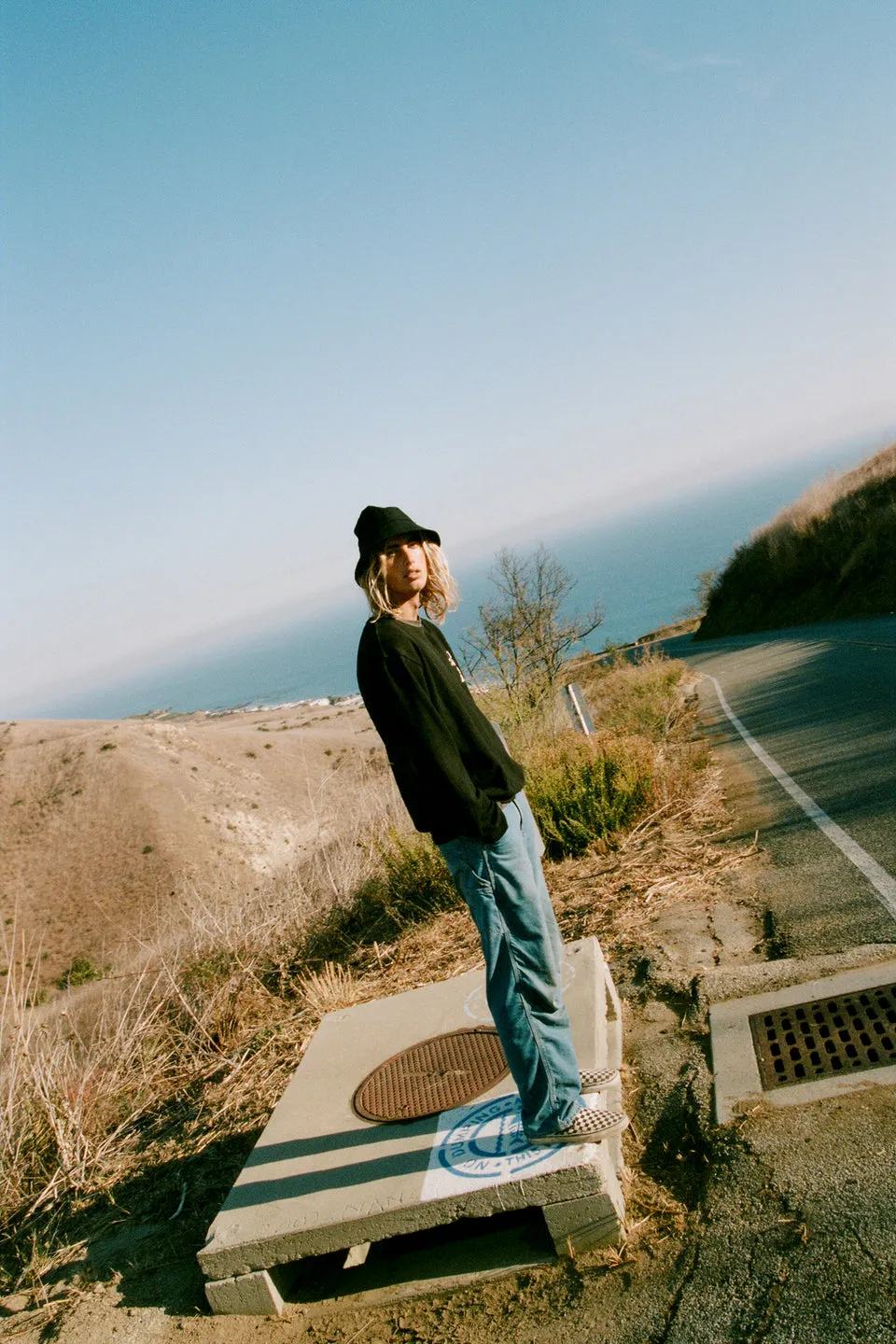 WAVE BUCKET HAT - BLACK